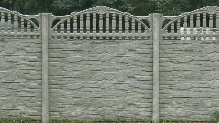 Забор из кирпича и металла (69 фото)